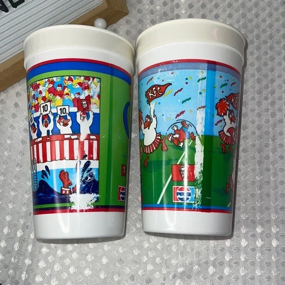 Lot Of 2 Kentucky Fried Chicken Plastic Cup  THE COLONEL'S COOLER Football/swim. - Picture 3 of 4